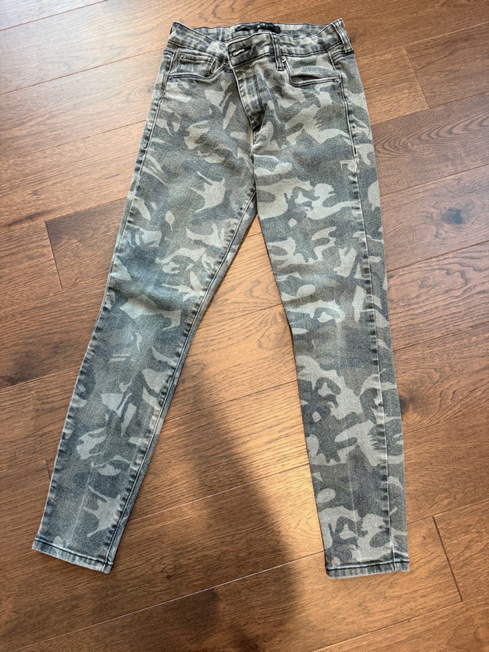 STS Ellie High Rise Ankle Skinny Camo Jeans Size 28 - C38-019